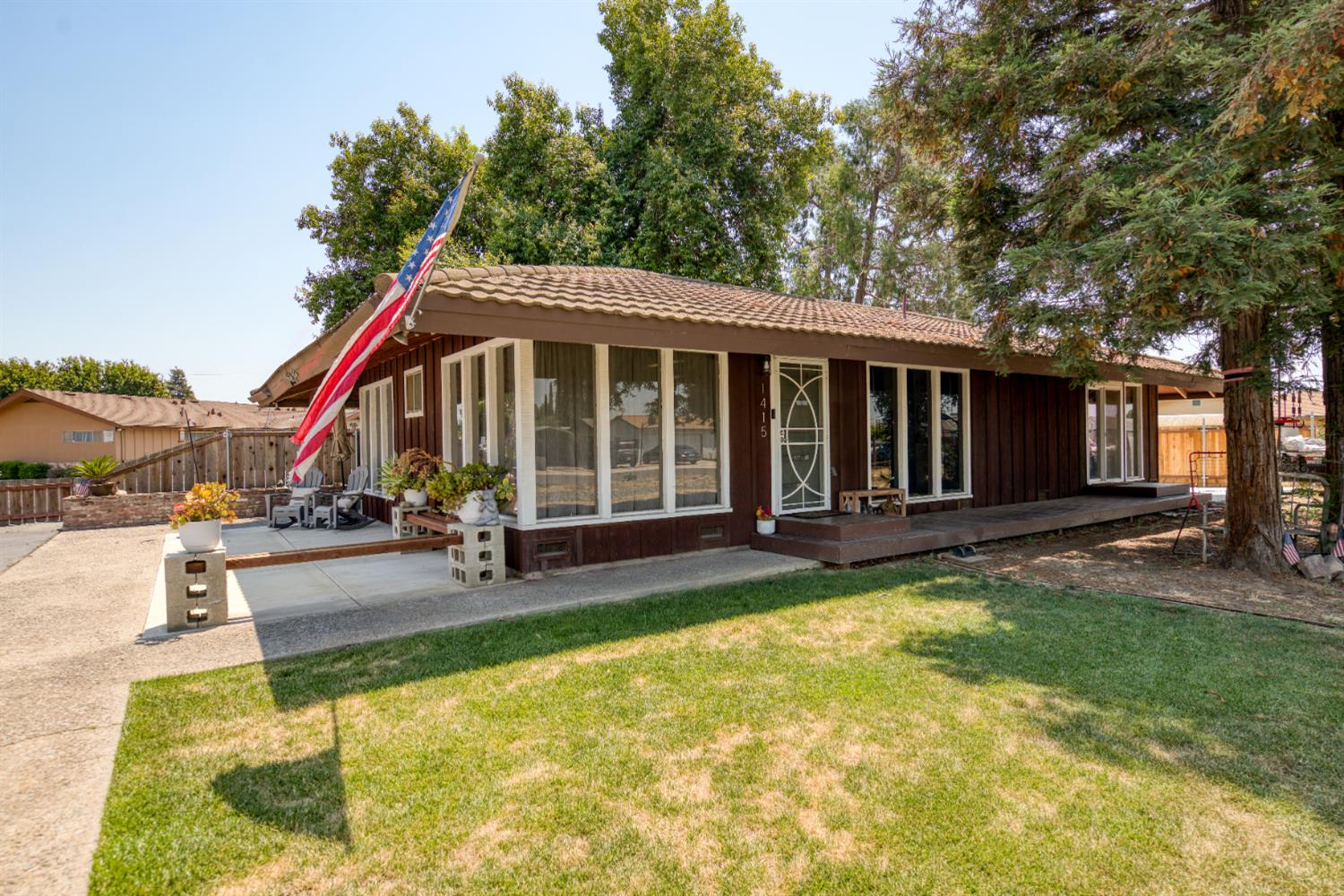 1415 Oklahoma Ave, Escalon, CA 95320