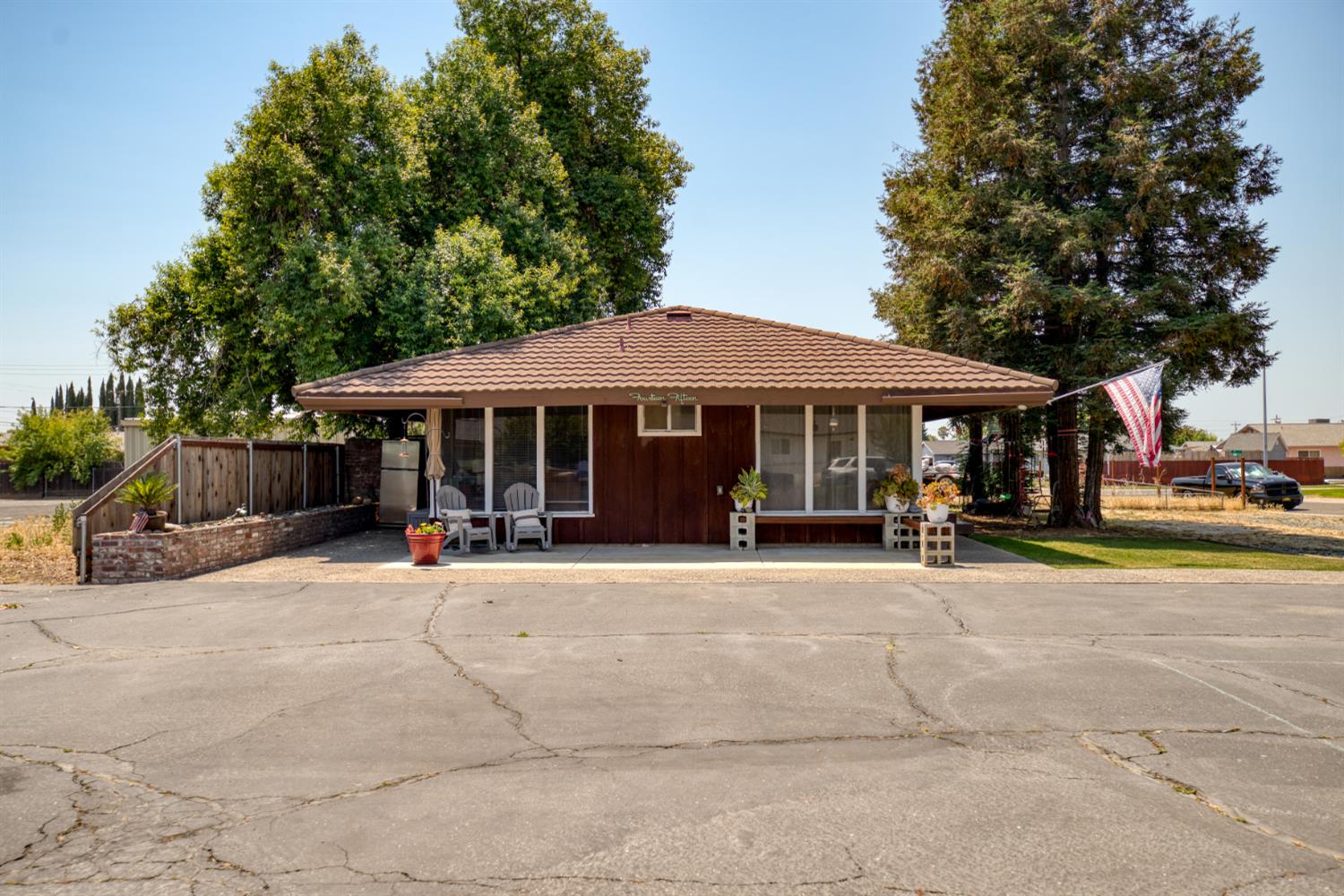 1415 Oklahoma Ave, Escalon, CA 95320
