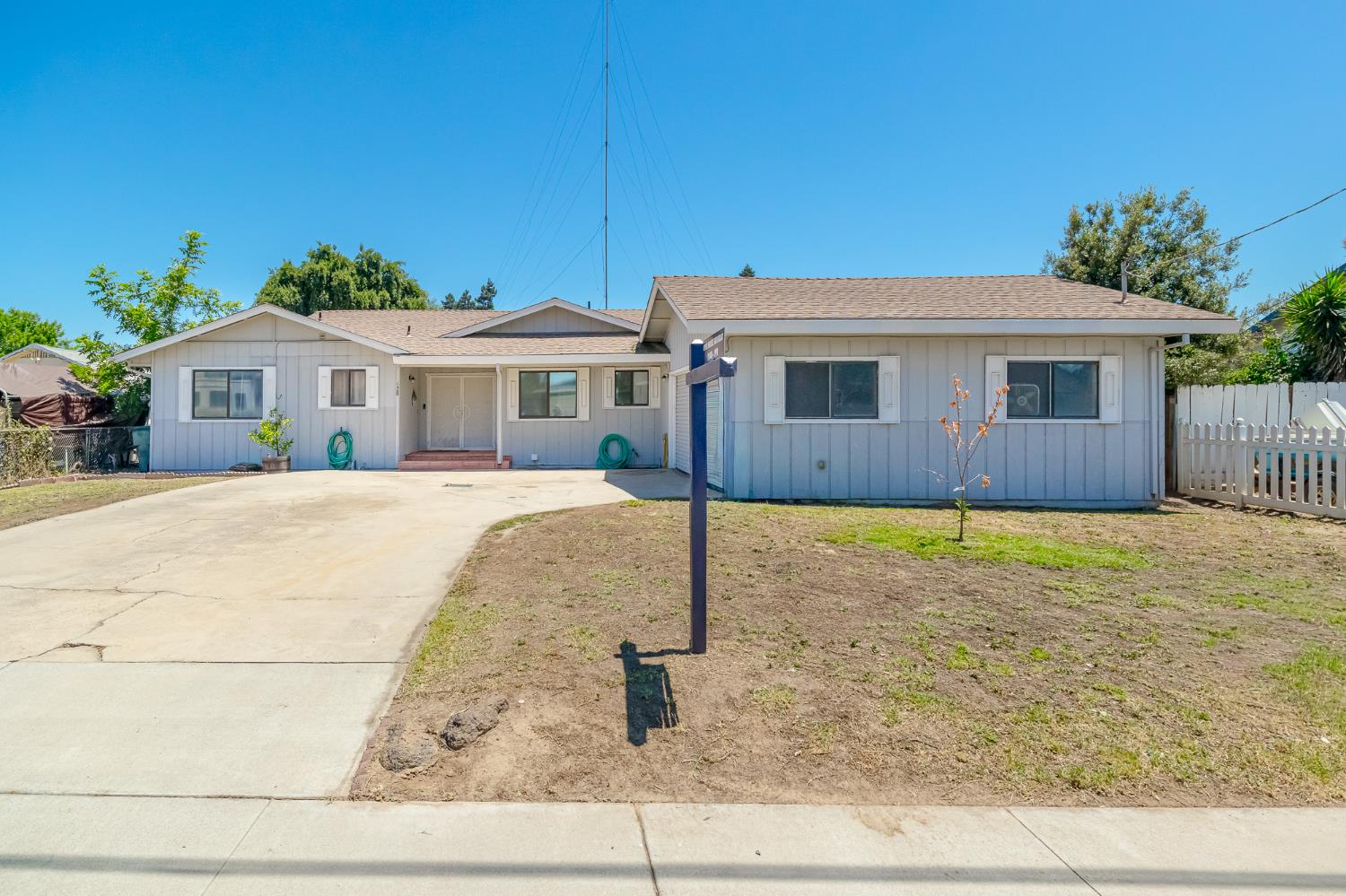 428 N Western Ave, Waterford, CA 95386