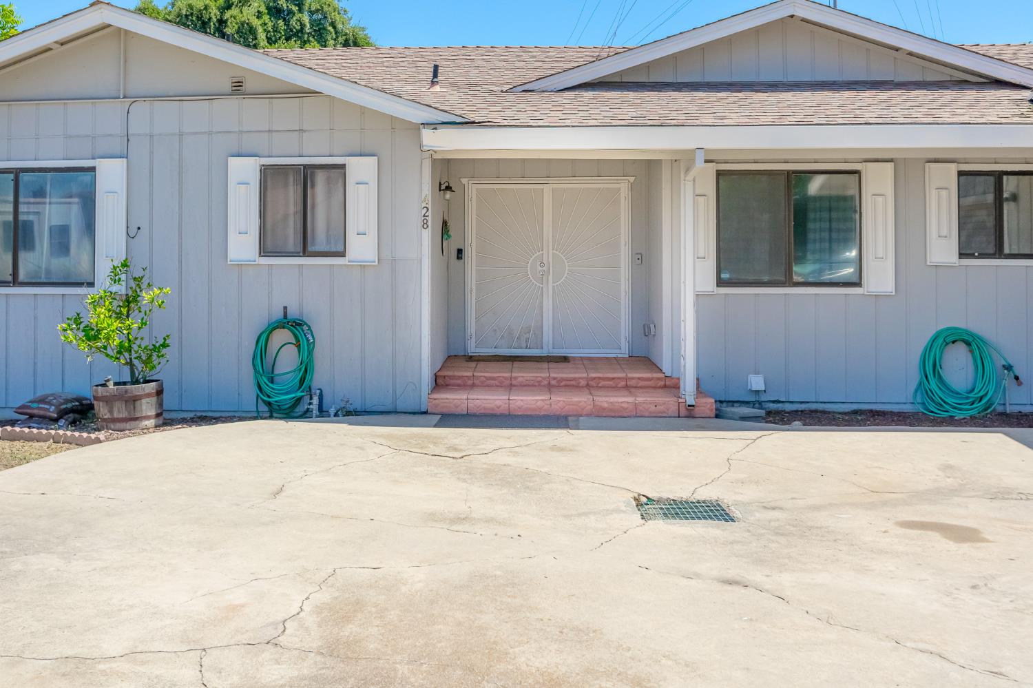 428 N Western Ave, Waterford, CA 95386