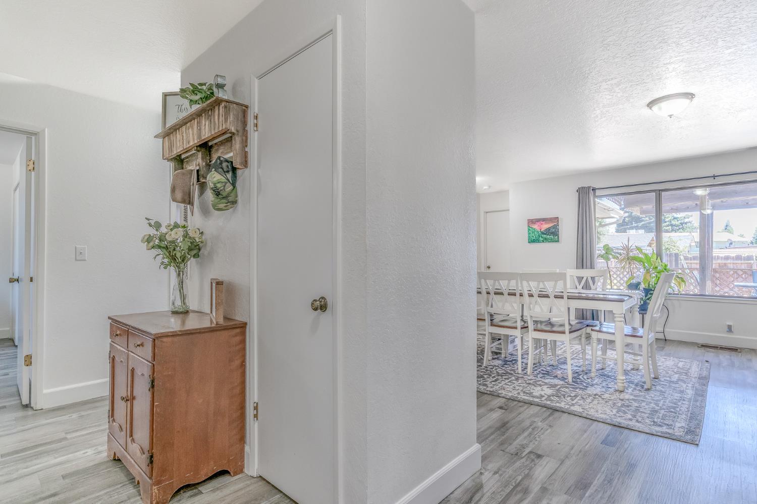 428 N Western Ave, Waterford, CA 95386