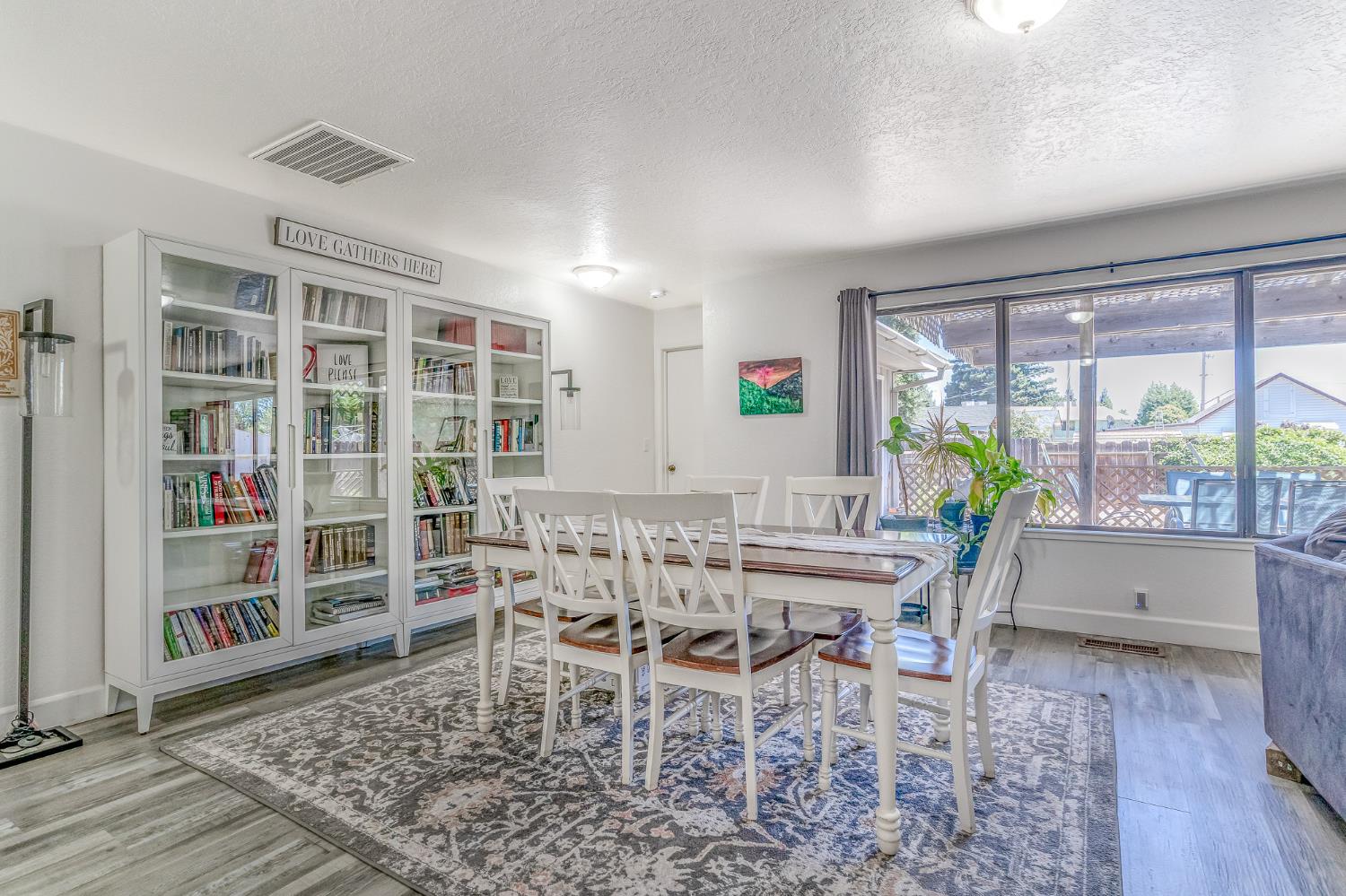 428 N Western Ave, Waterford, CA 95386
