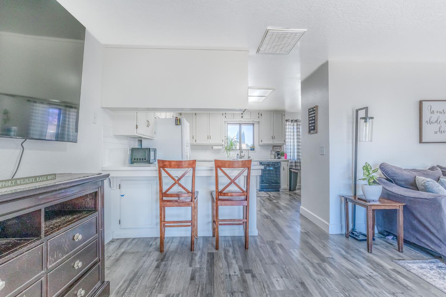 428 N Western Ave, Waterford, CA 95386
