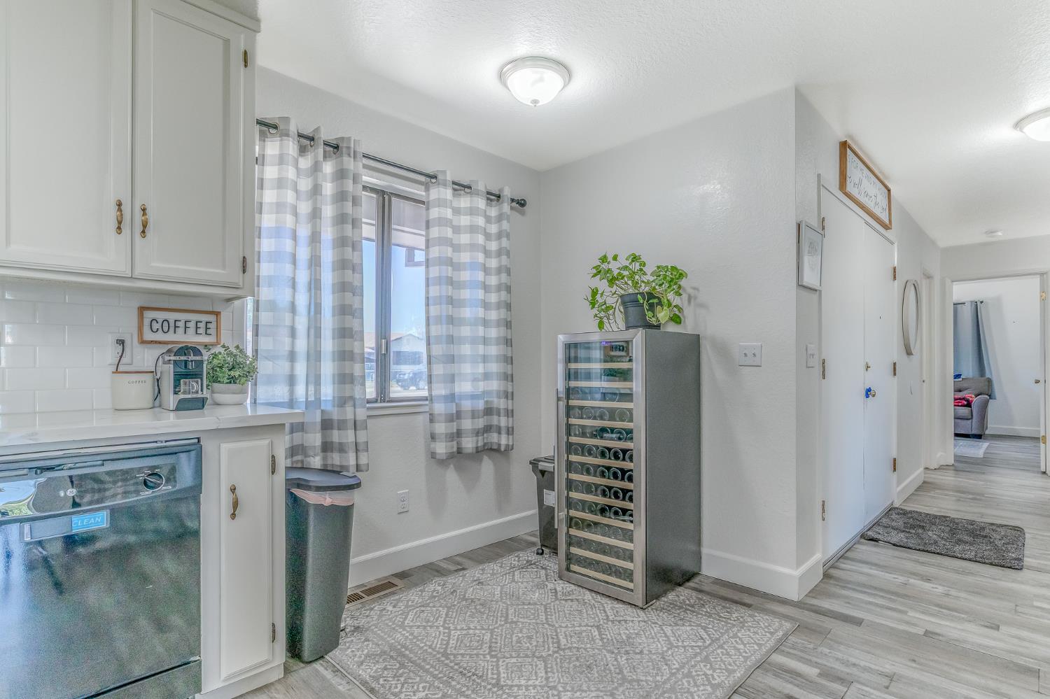 428 N Western Ave, Waterford, CA 95386