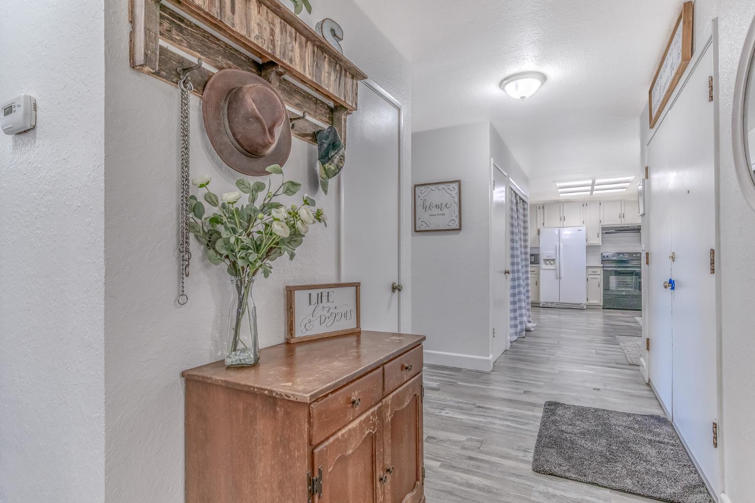428 N Western Ave, Waterford, CA 95386