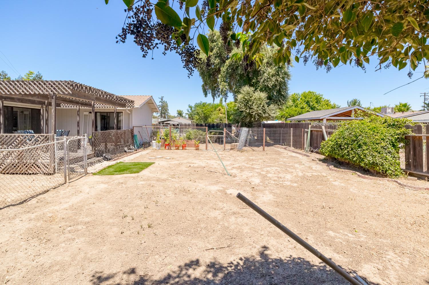 428 N Western Ave, Waterford, CA 95386