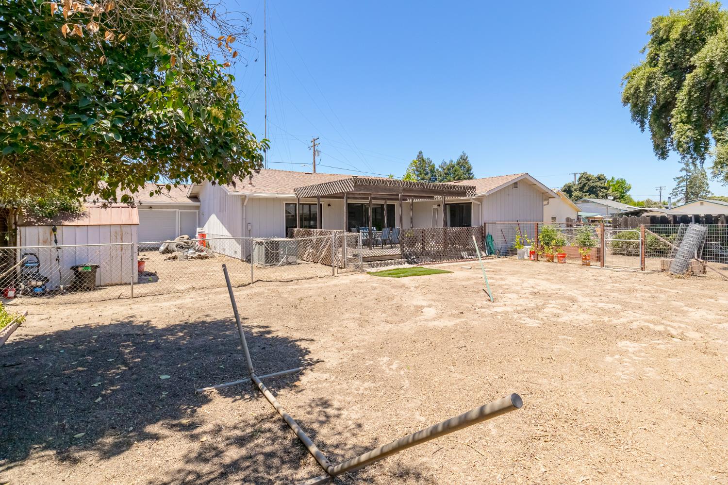428 N Western Ave, Waterford, CA 95386