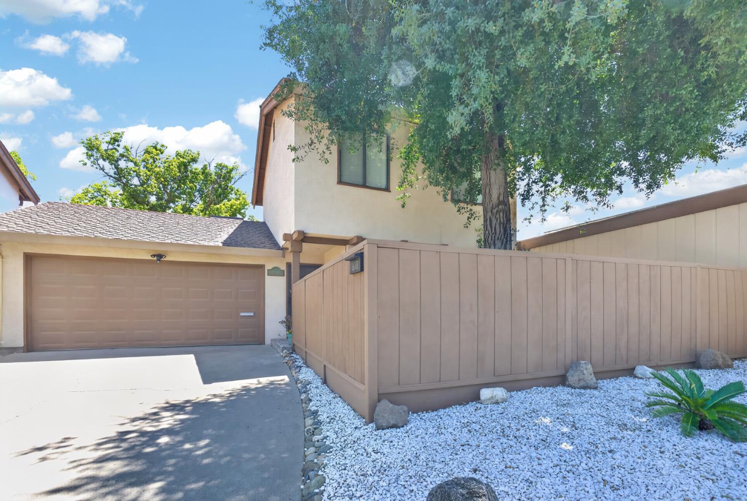 600 Edgebrook Ct, Modesto, CA 95354