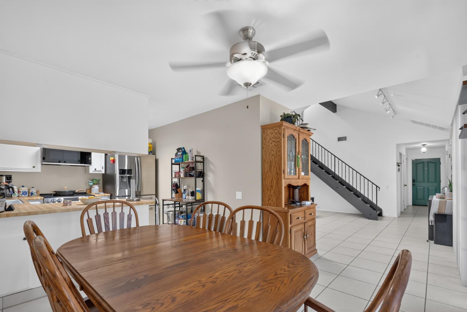 600 Edgebrook Ct, Modesto, CA 95354
