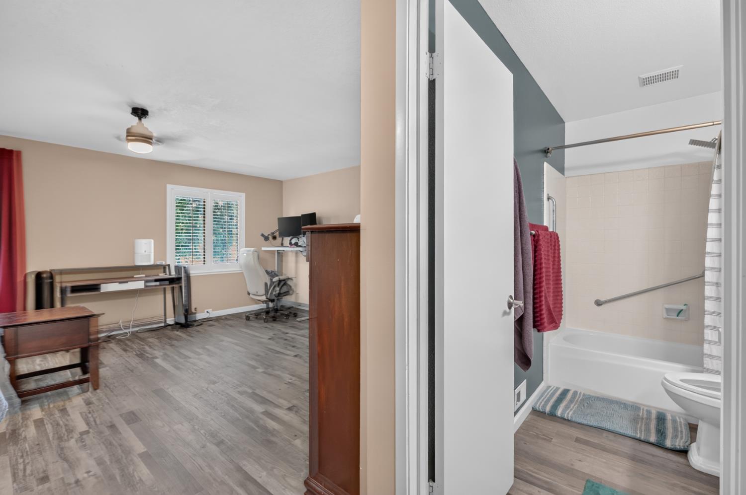 600 Edgebrook Ct, Modesto, CA 95354