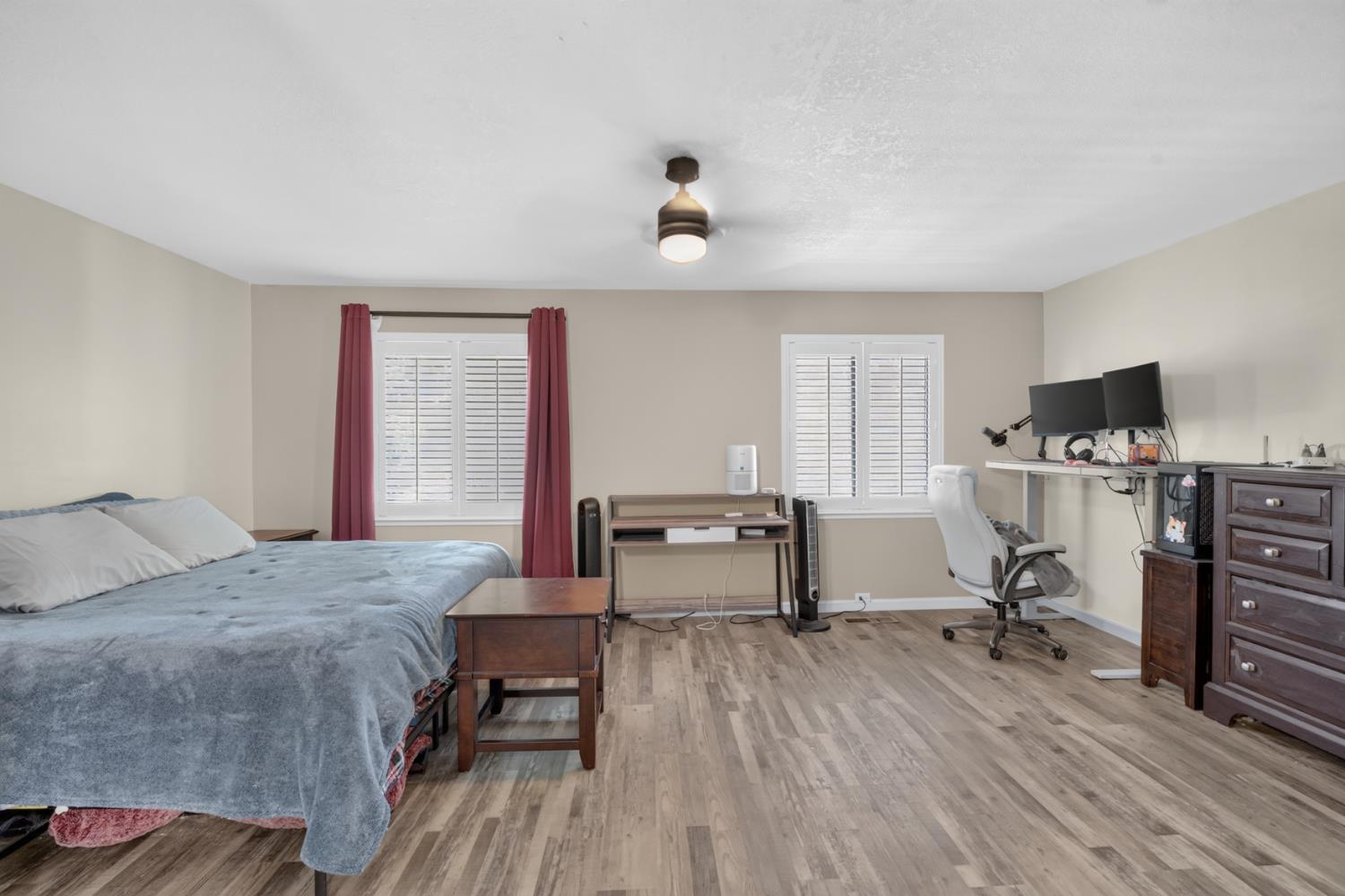600 Edgebrook Ct, Modesto, CA 95354