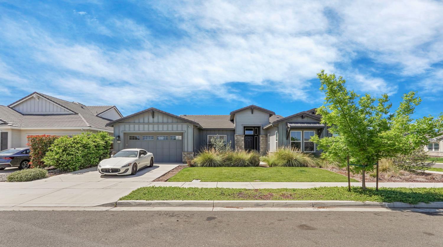 2573 Feathermint Ln, Turlock, CA 95382