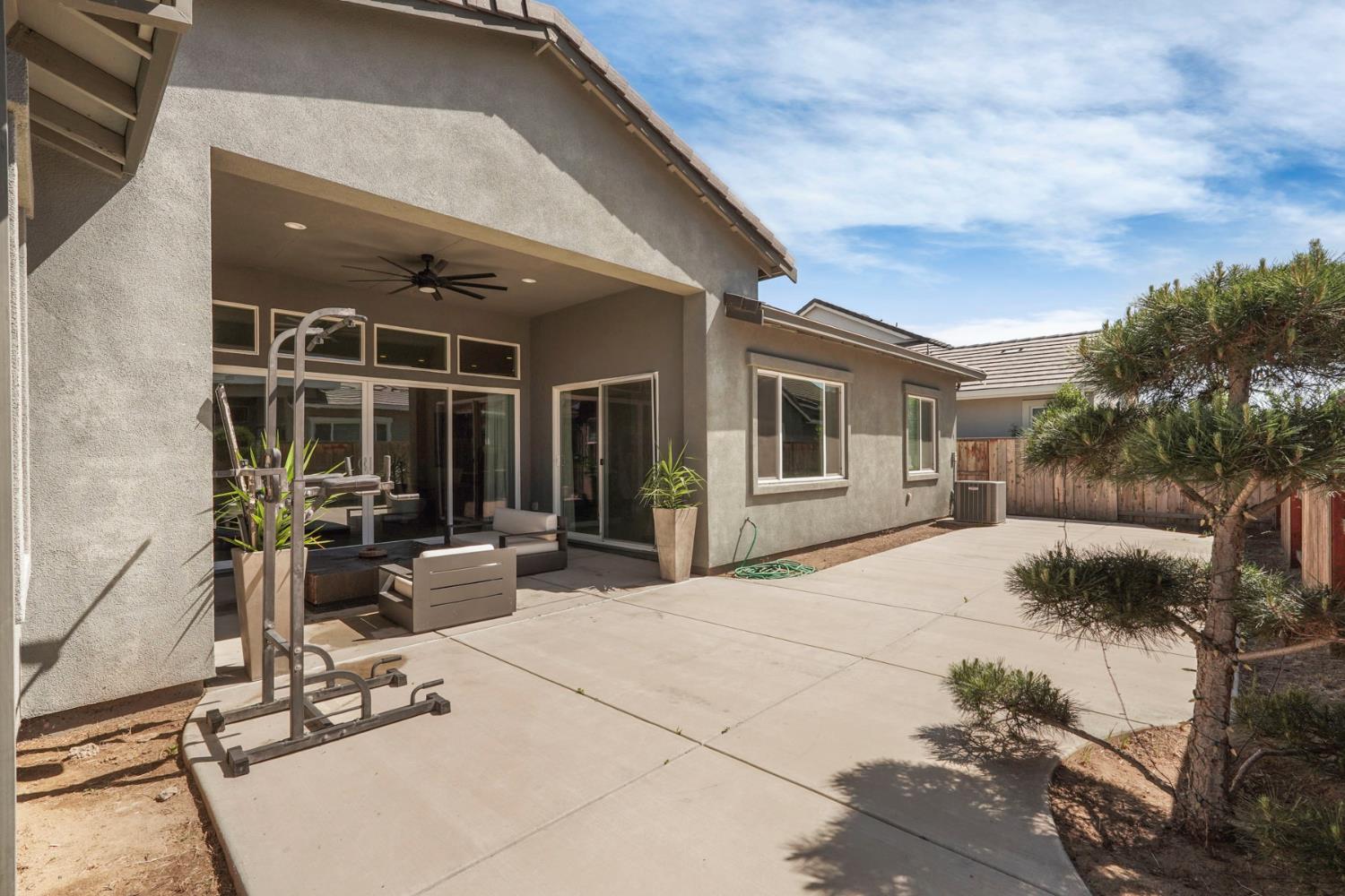 2573 Feathermint Ln, Turlock, CA 95382