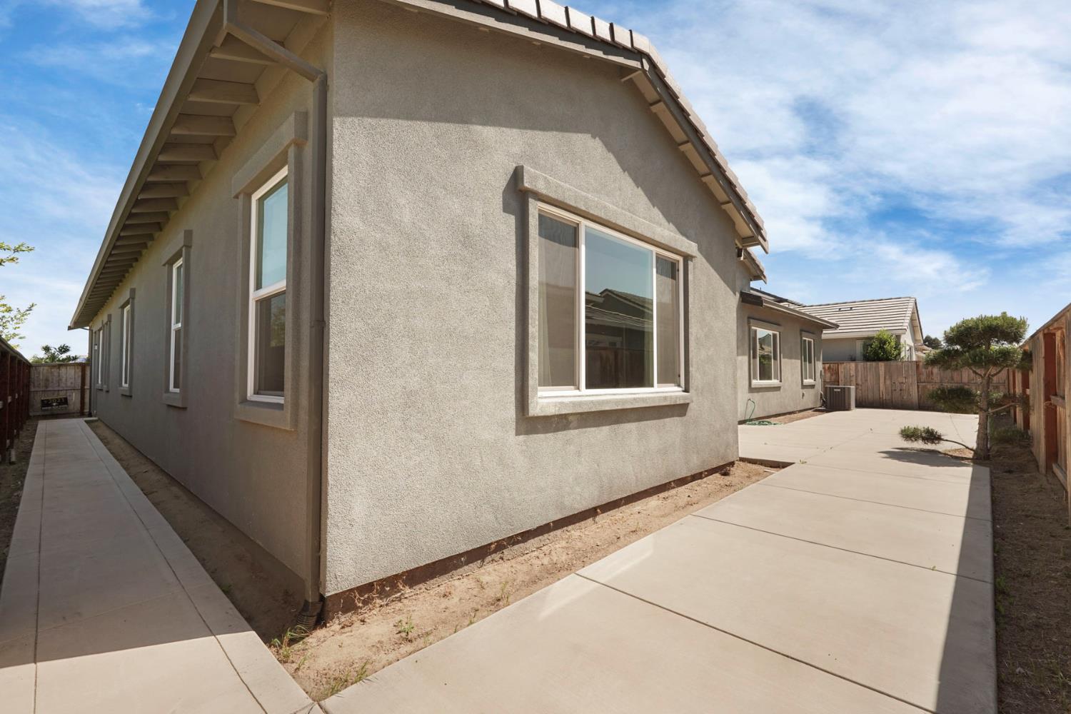 2573 Feathermint Ln, Turlock, CA 95382