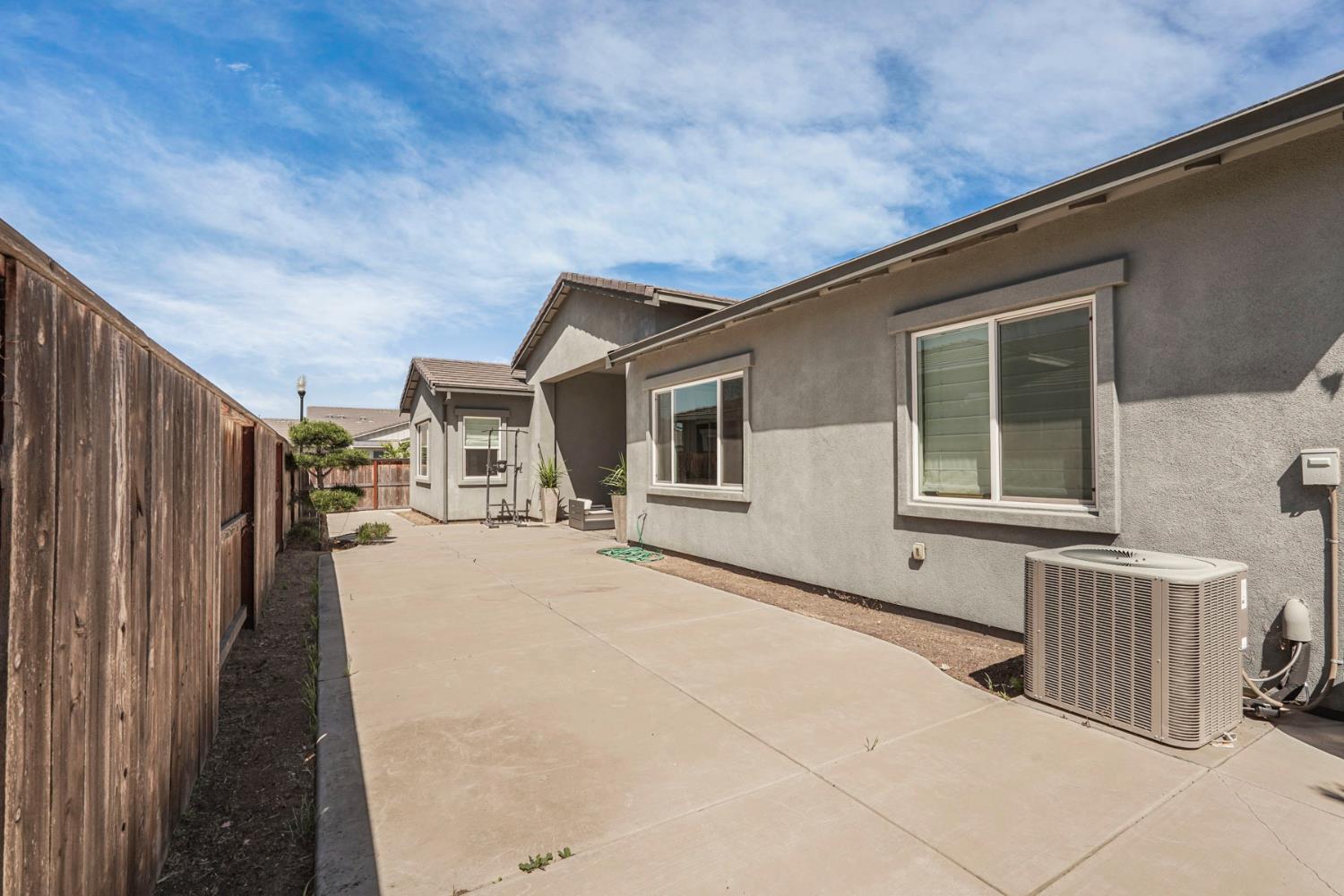 2573 Feathermint Ln, Turlock, CA 95382