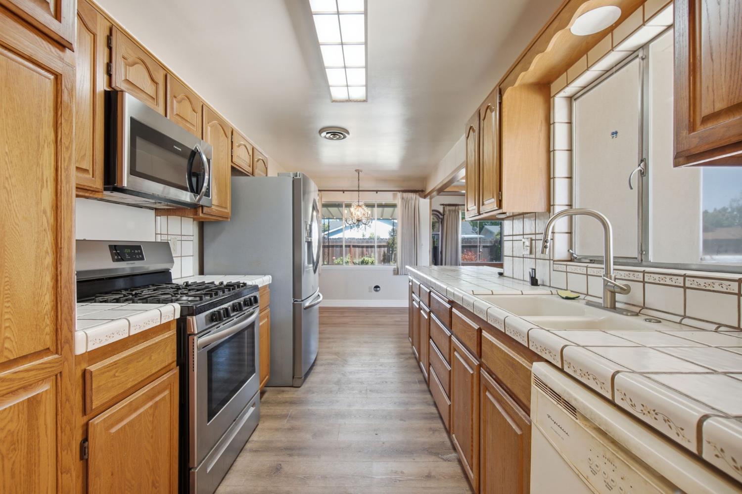 2306 Monticello Ave, Modesto, CA 95350