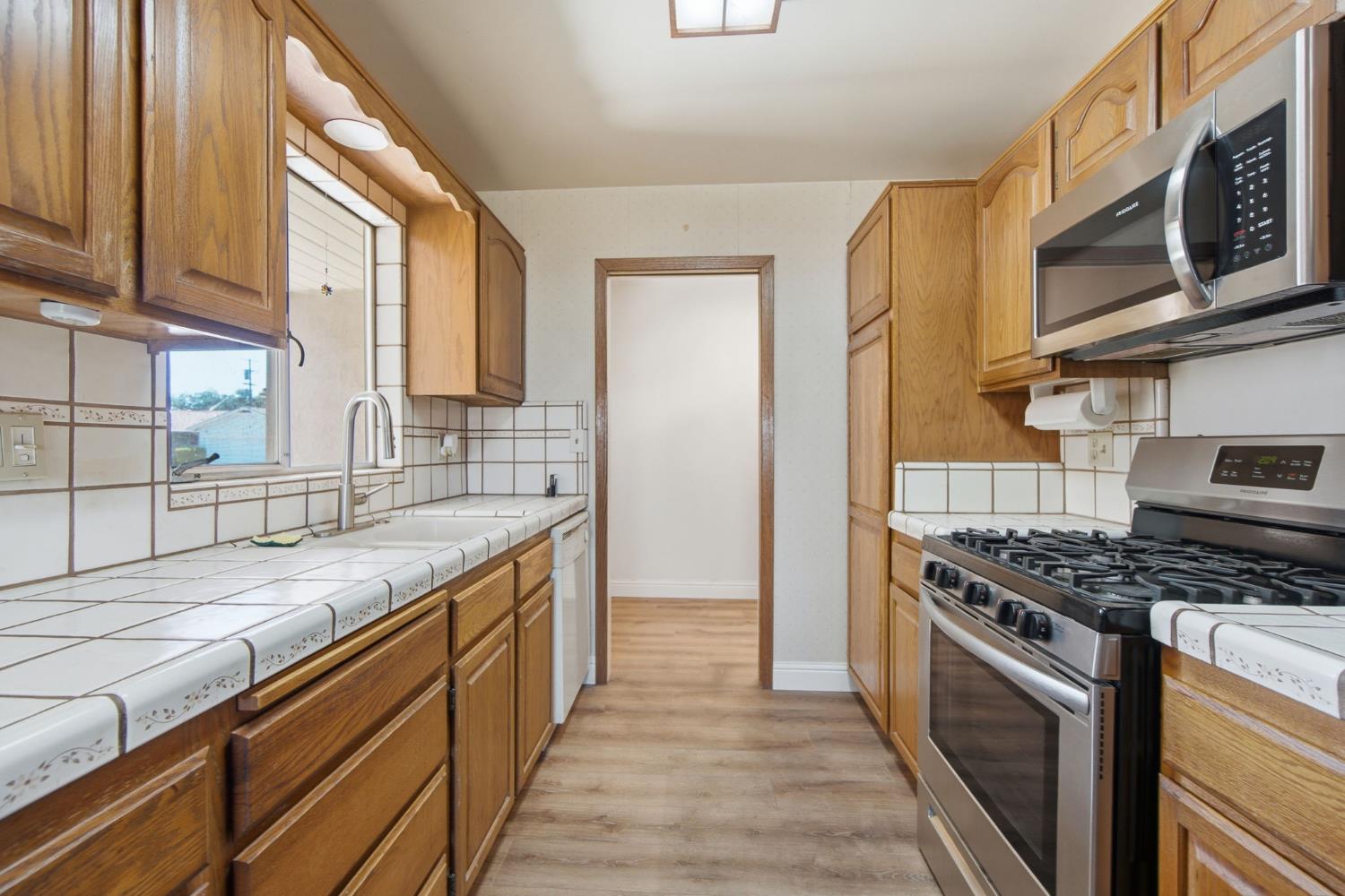 2306 Monticello Ave, Modesto, CA 95350