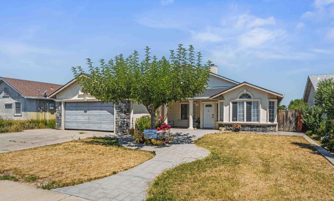 1713 Minnie St, Patterson, CA 95363