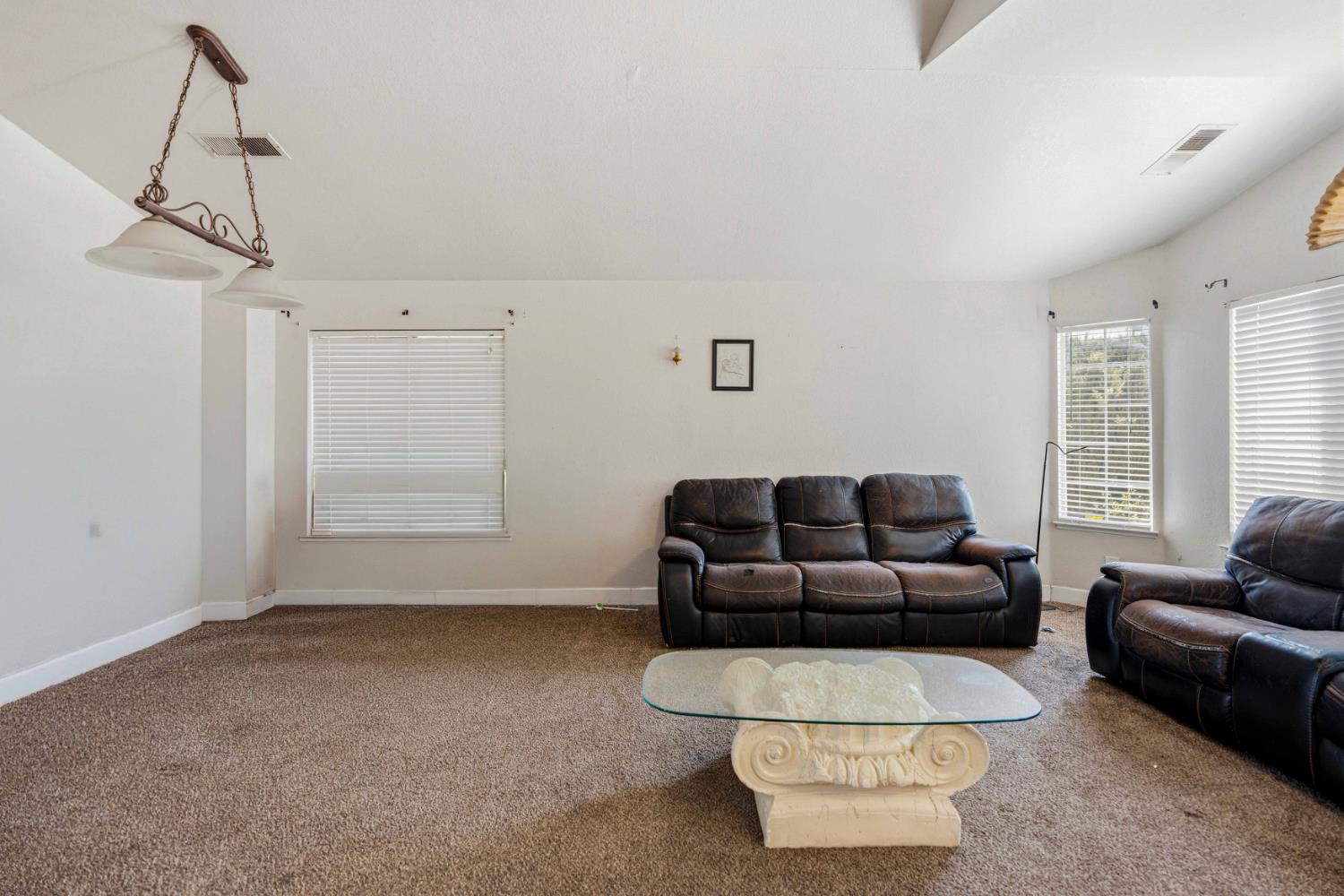 1713 Minnie St, Patterson, CA 95363