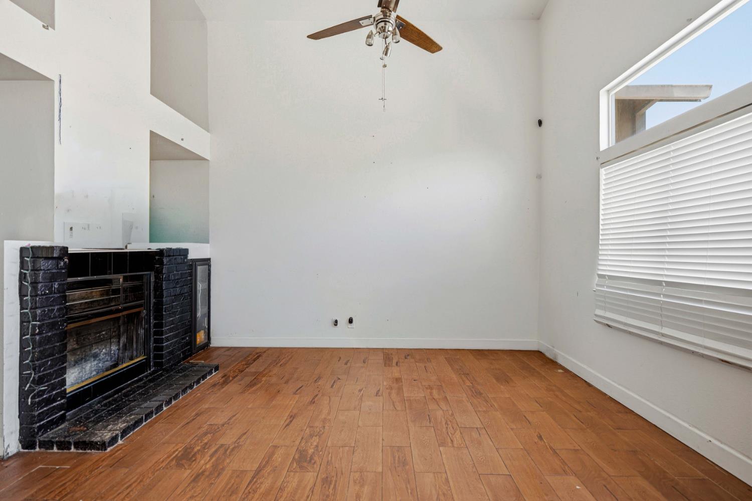 1713 Minnie St, Patterson, CA 95363