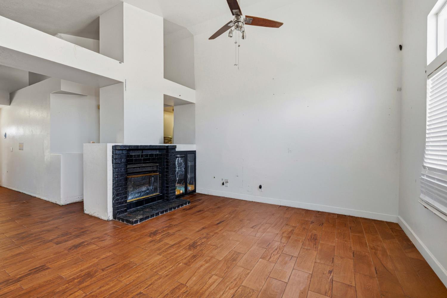 1713 Minnie St, Patterson, CA 95363
