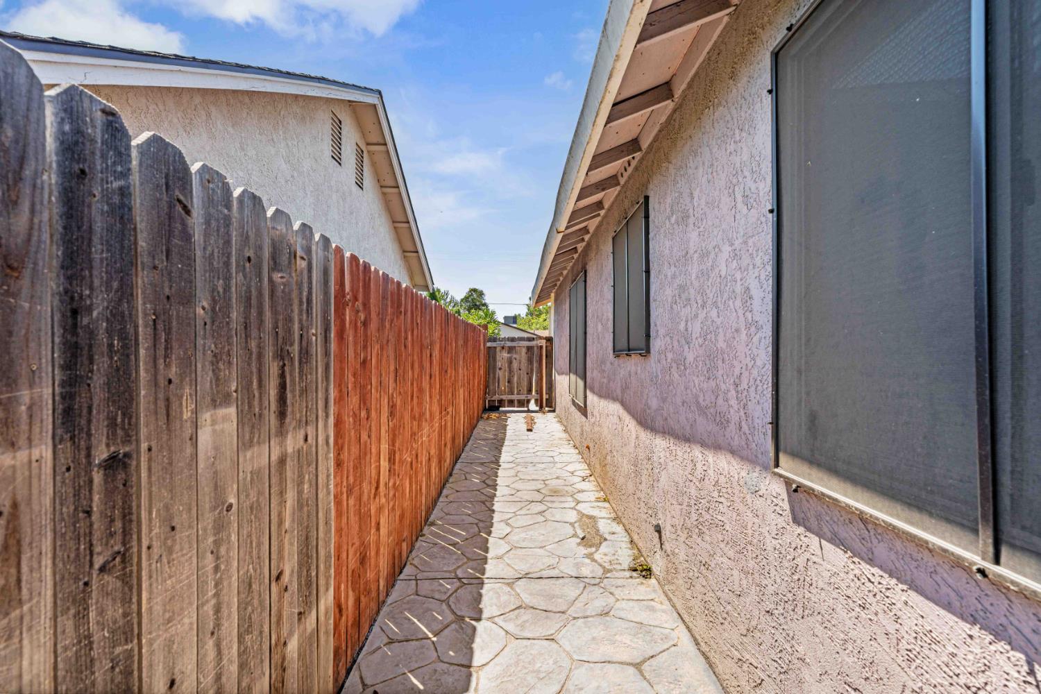 1713 Minnie St, Patterson, CA 95363