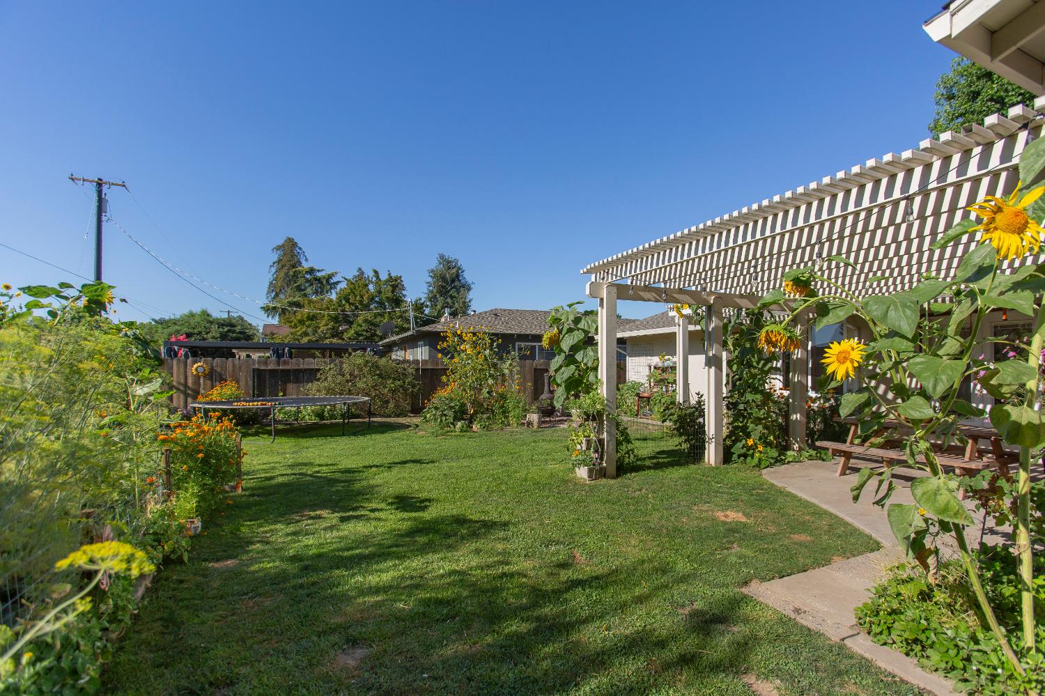 164 Elena Ct, Turlock, CA 95380