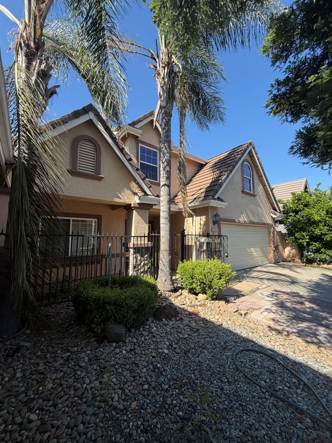 2825 Donner Trl, Riverbank, CA 95367