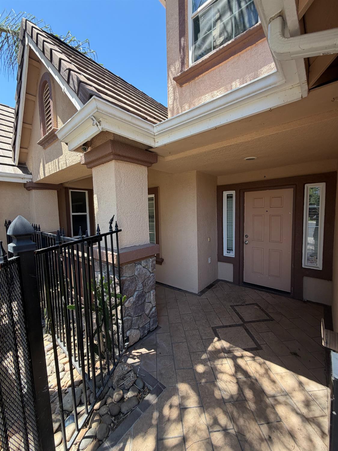 2825 Donner Trl, Riverbank, CA 95367
