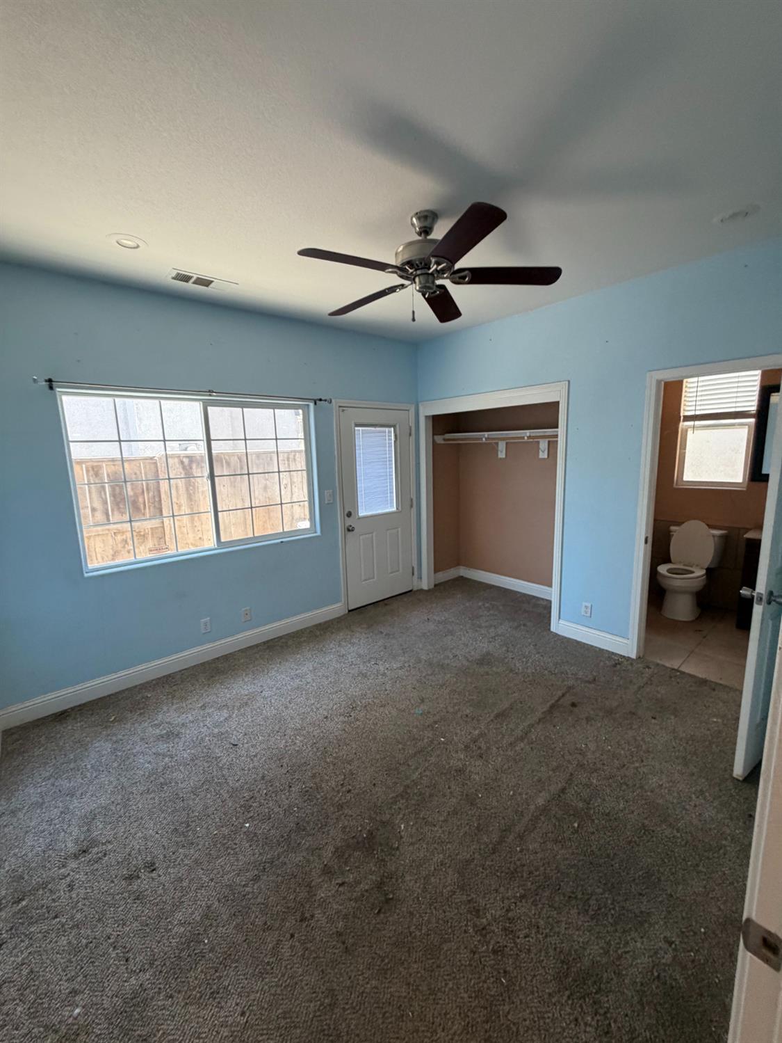 2825 Donner Trl, Riverbank, CA 95367