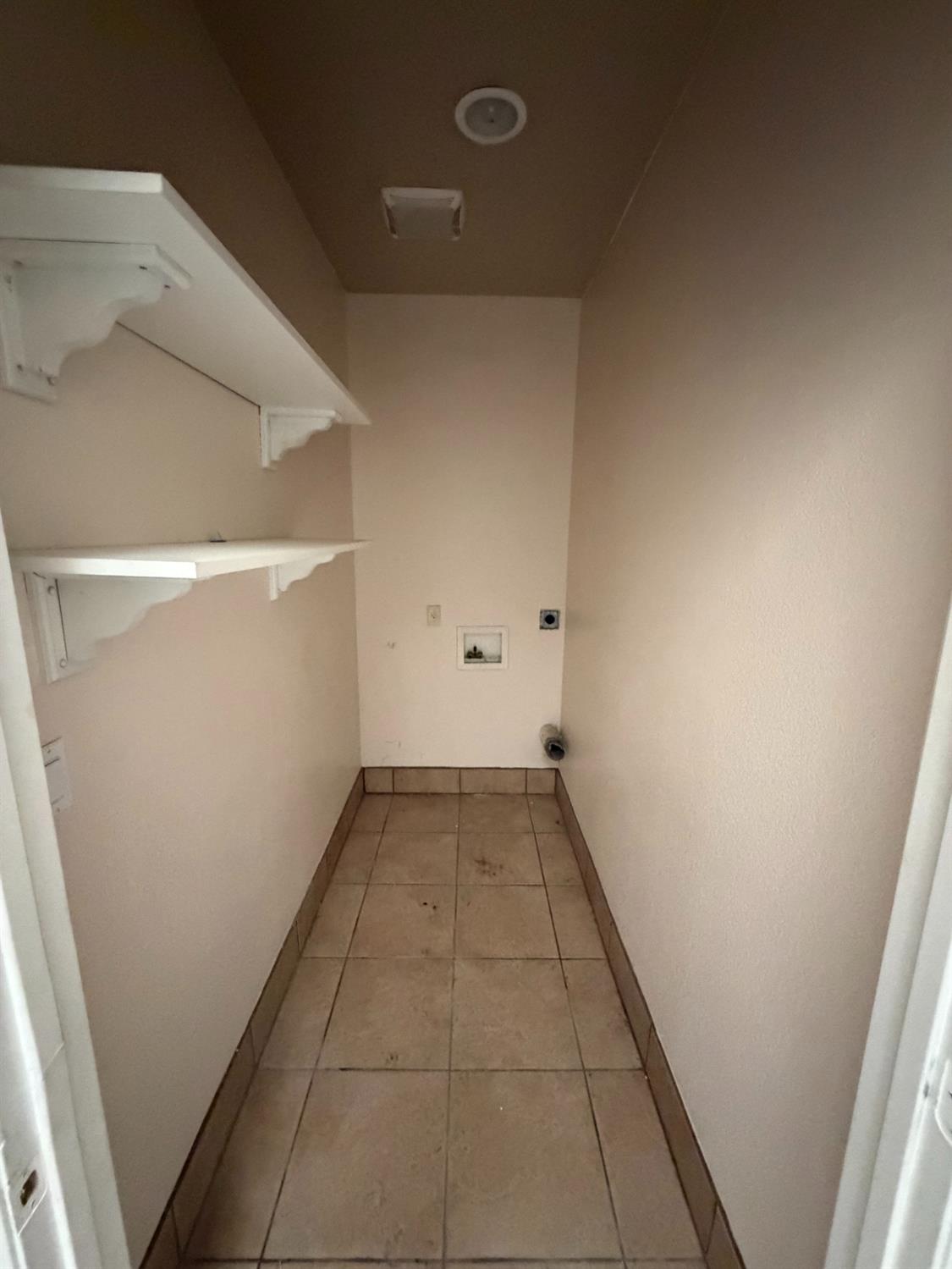 2825 Donner Trl, Riverbank, CA 95367