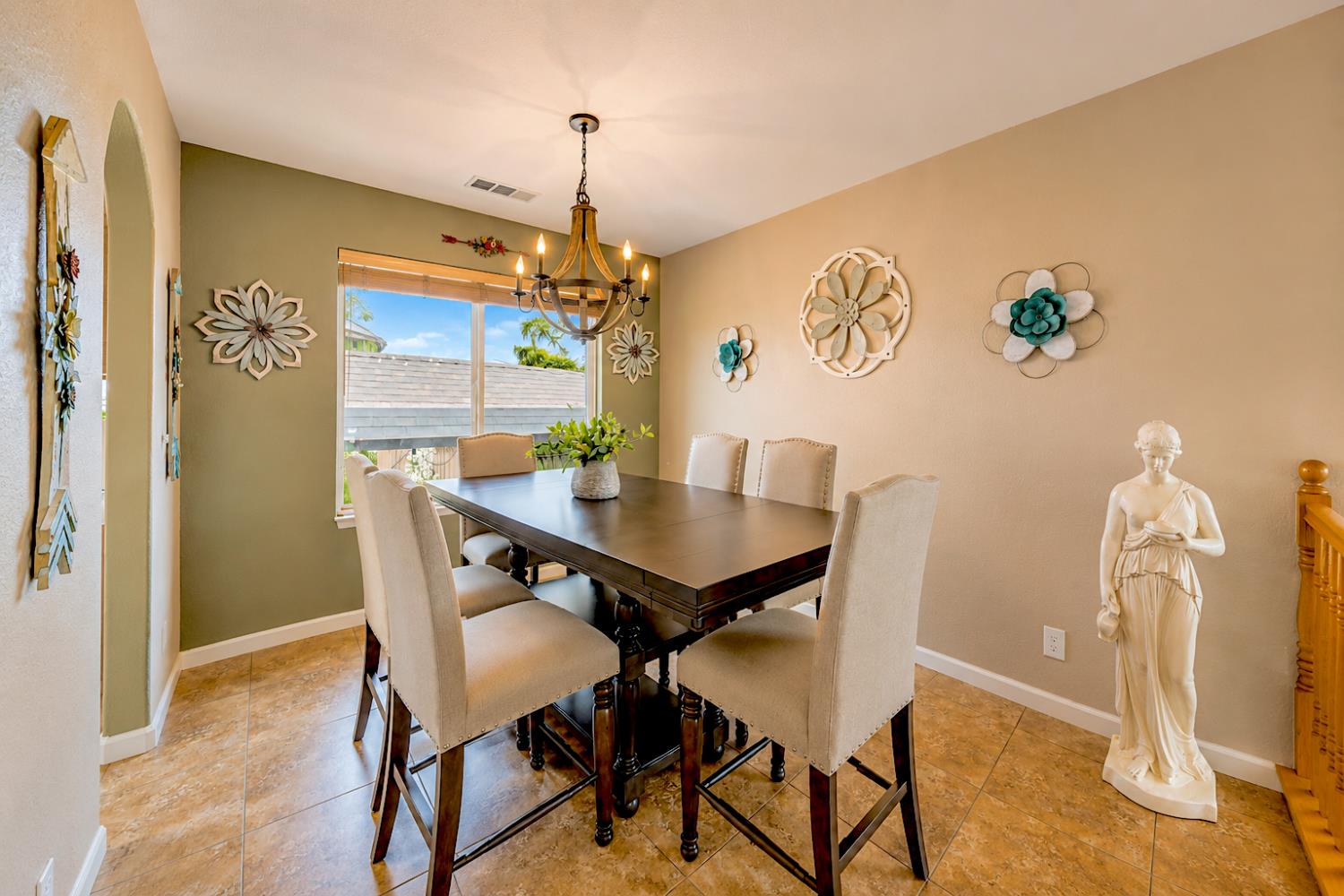 751 Savignon Blanc Ct, Los Banos, CA 93635