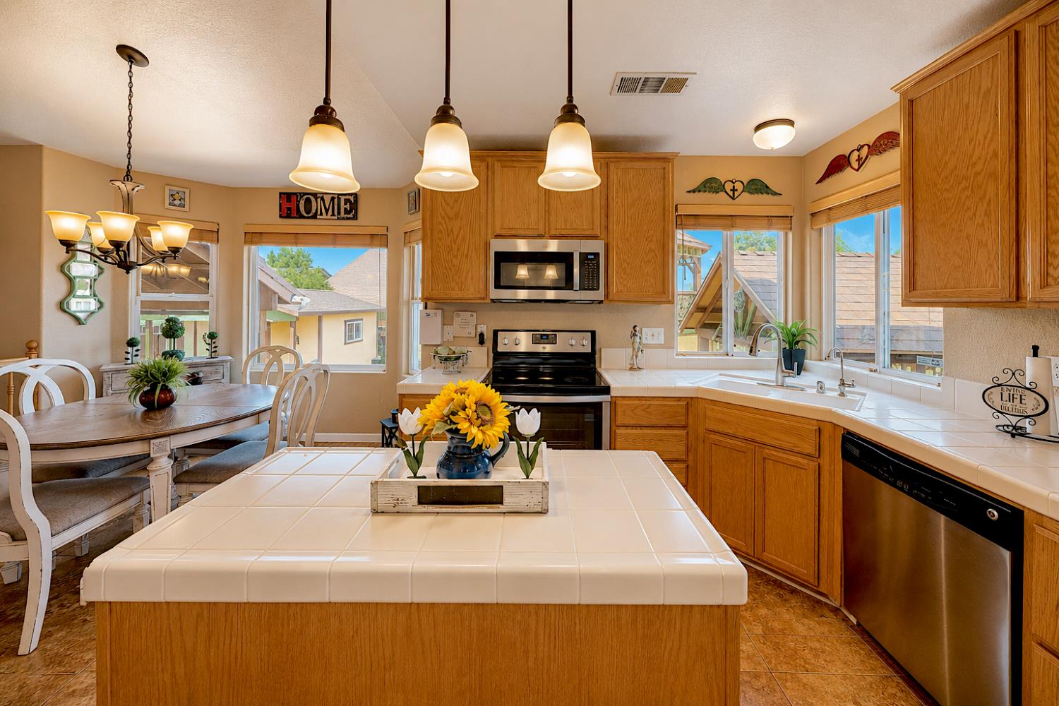 751 Savignon Blanc Ct, Los Banos, CA 93635