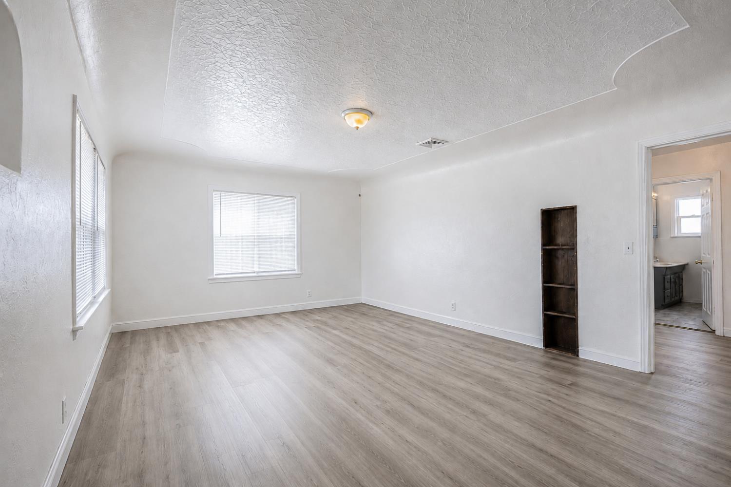 912 Turner St, Modesto, CA 95351