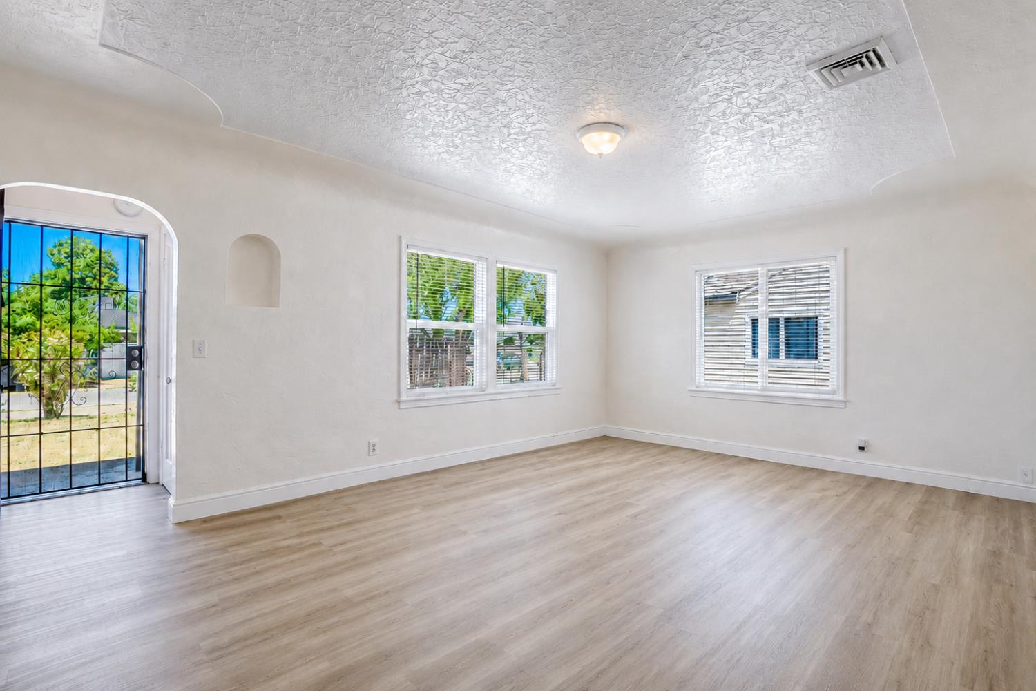 912 Turner St, Modesto, CA 95351