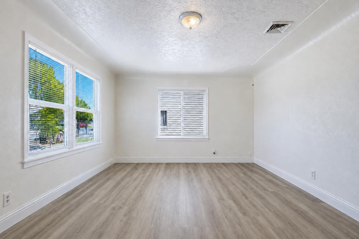 912 Turner St, Modesto, CA 95351