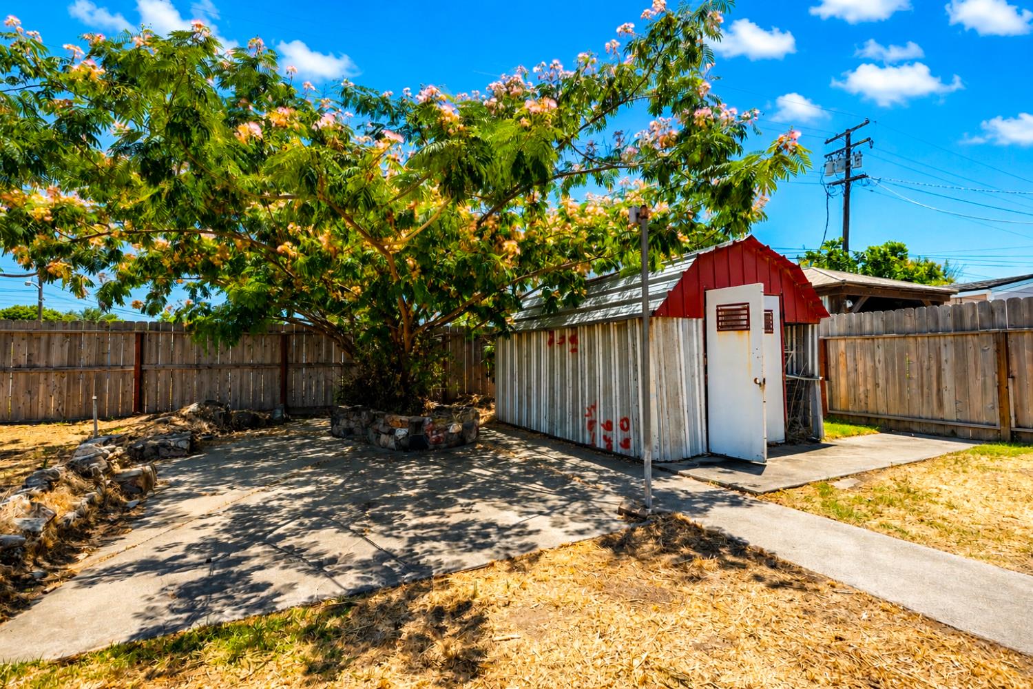 912 Turner St, Modesto, CA 95351