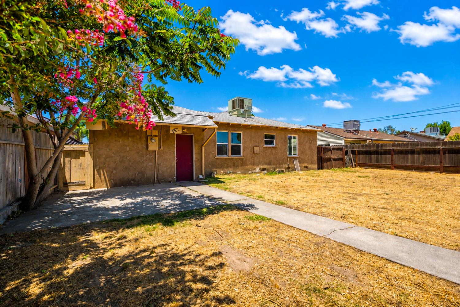 912 Turner St, Modesto, CA 95351