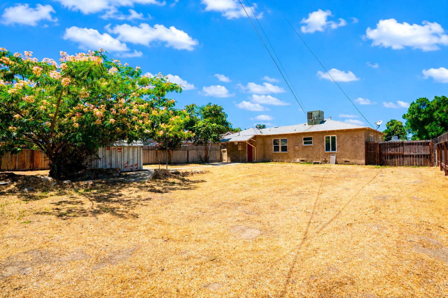 912 Turner St, Modesto, CA 95351