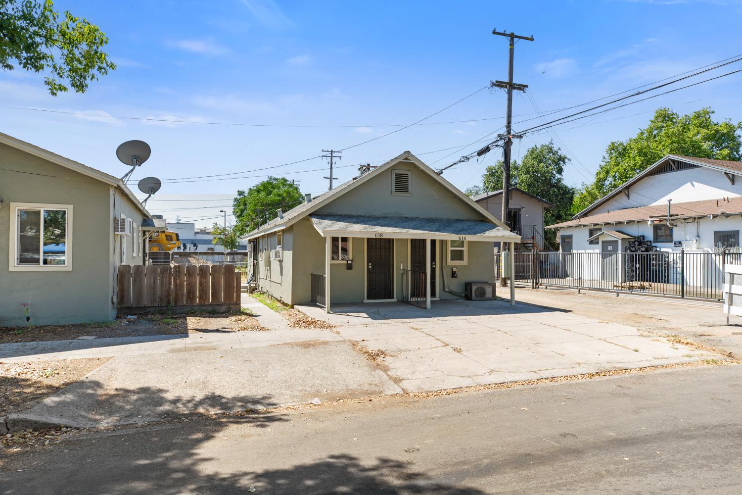618 J St, Modesto, CA 95354