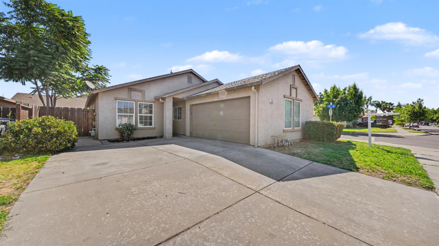 831 Emily St, Turlock, CA 95382