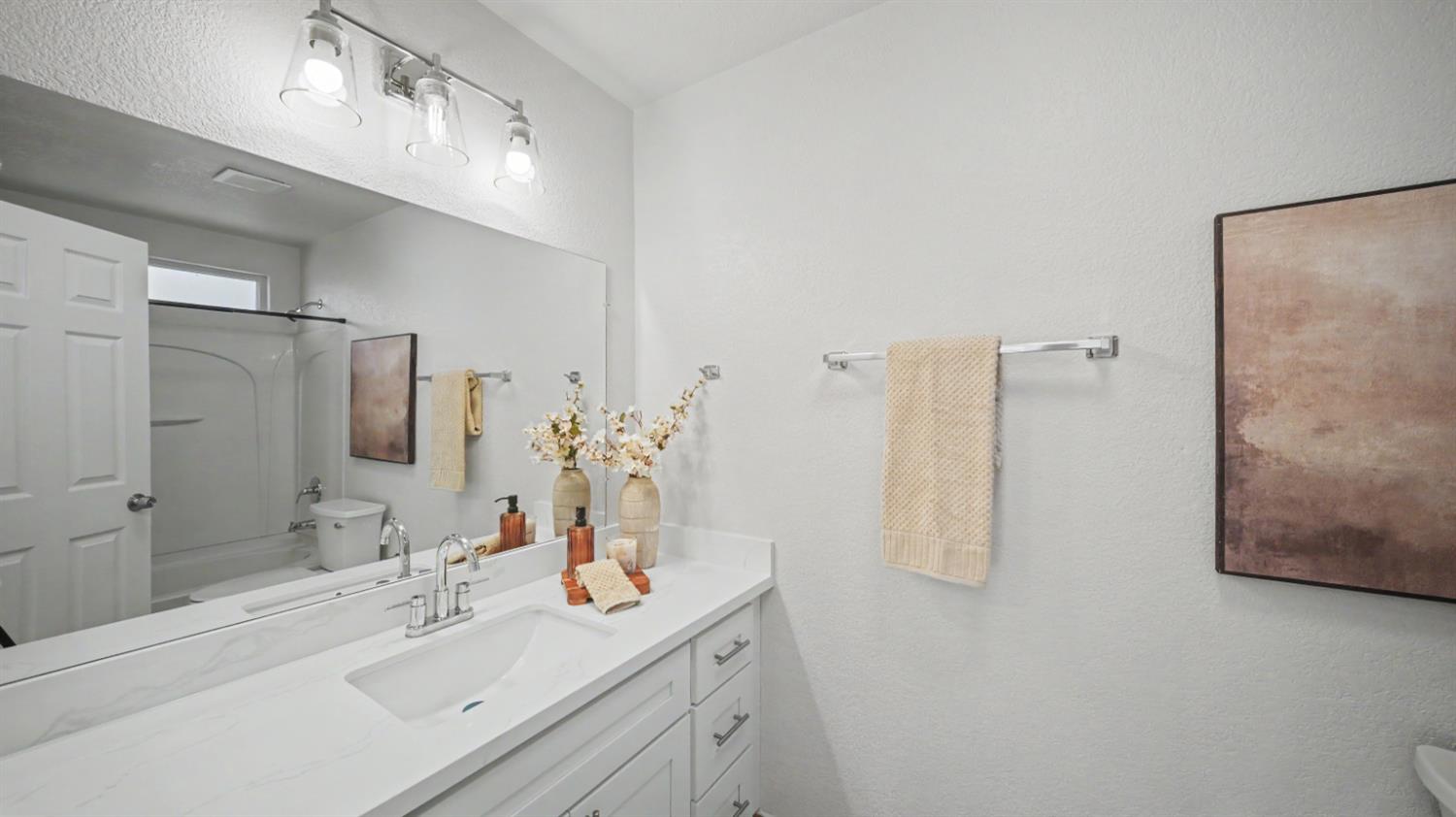 831 Emily St, Turlock, CA 95382