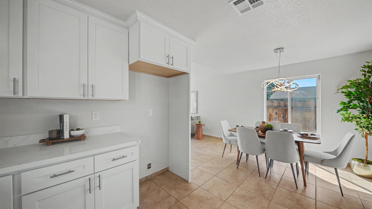 831 Emily St, Turlock, CA 95382