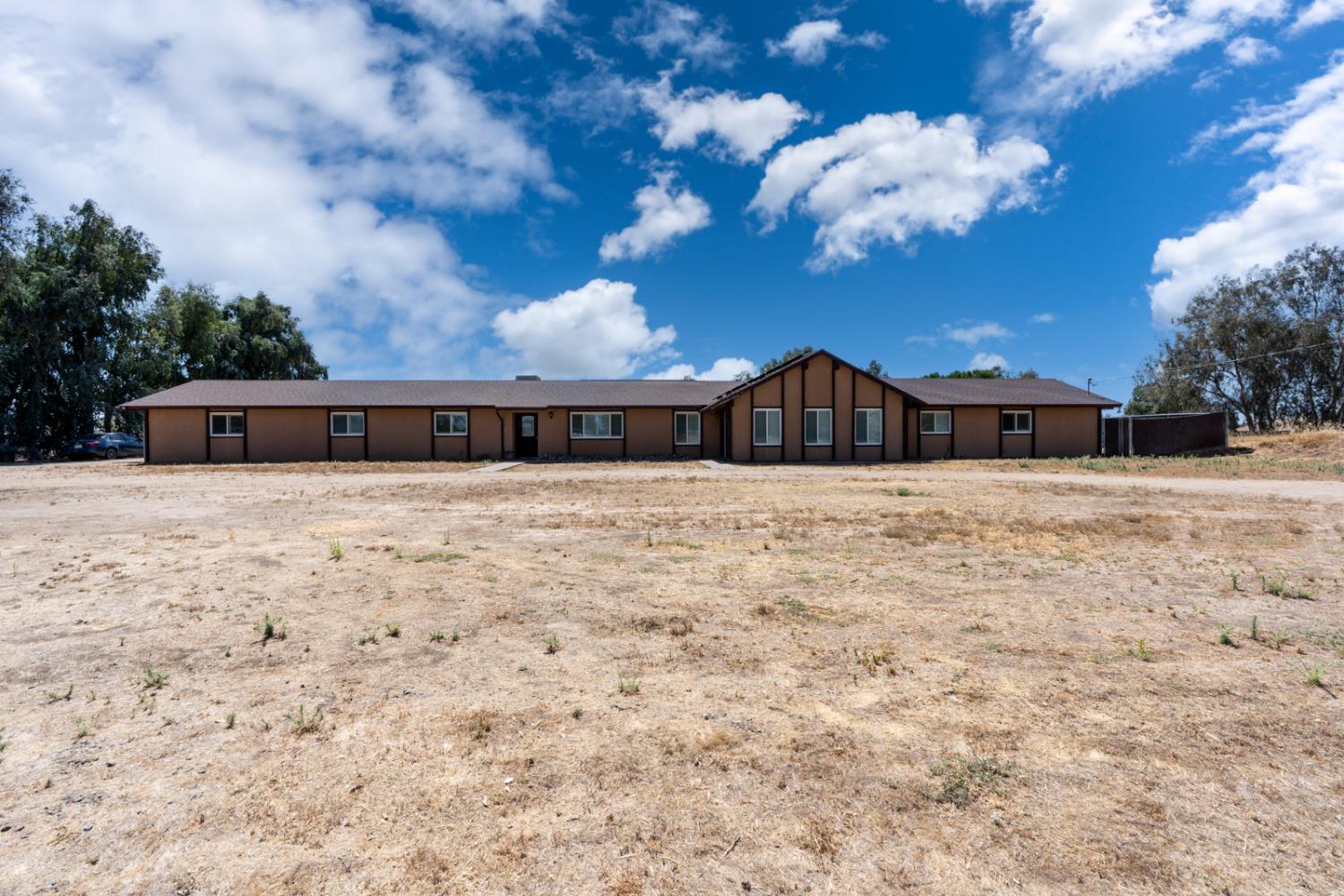 16448 Monreal Rd, Madera, CA 93636