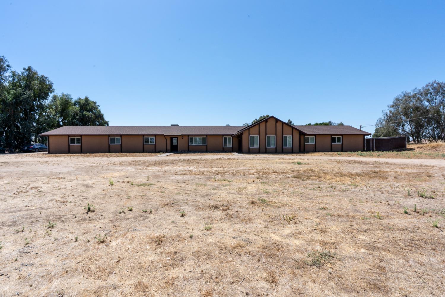 16448 Monreal Rd, Madera, CA 93636