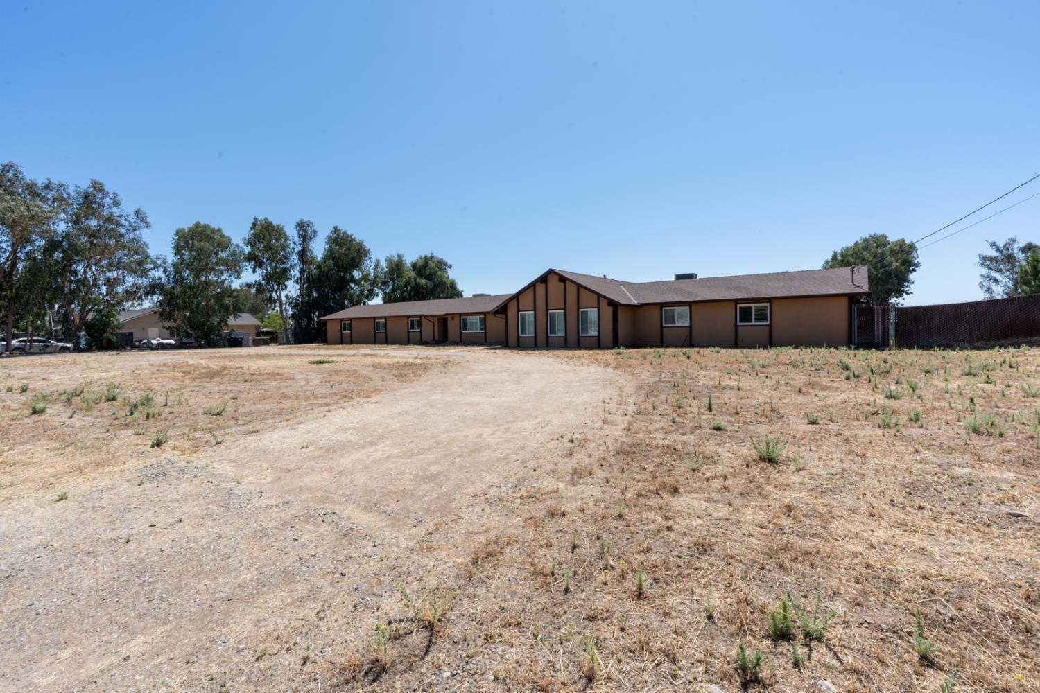 16448 Monreal Rd, Madera, CA 93636