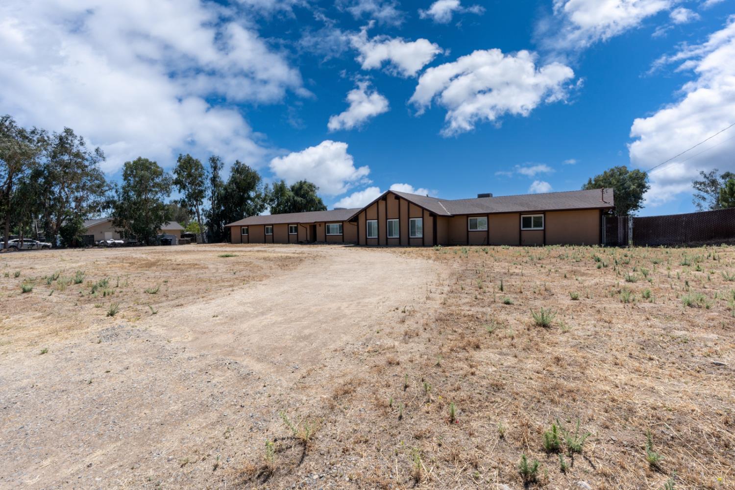 16448 Monreal Rd, Madera, CA 93636