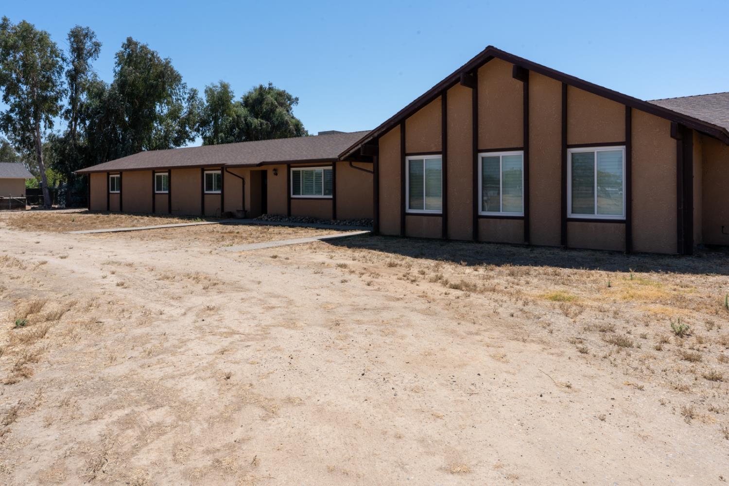 16448 Monreal Rd, Madera, CA 93636