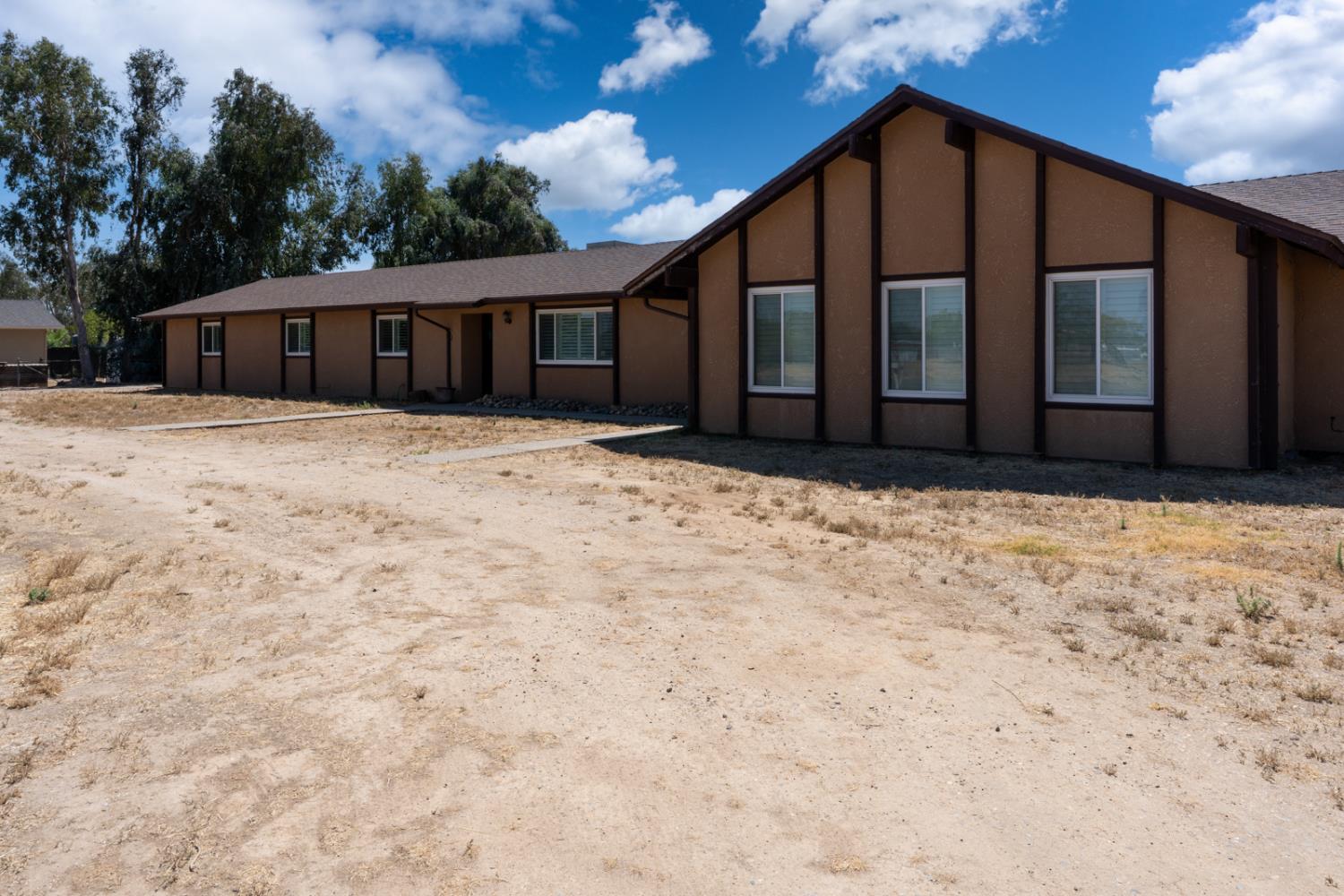 16448 Monreal Rd, Madera, CA 93636
