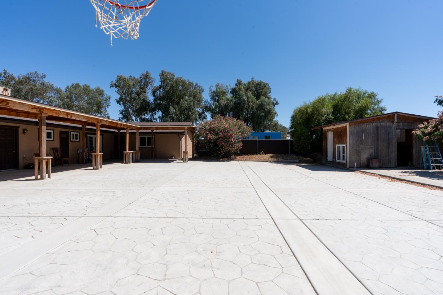16448 Monreal Rd, Madera, CA 93636